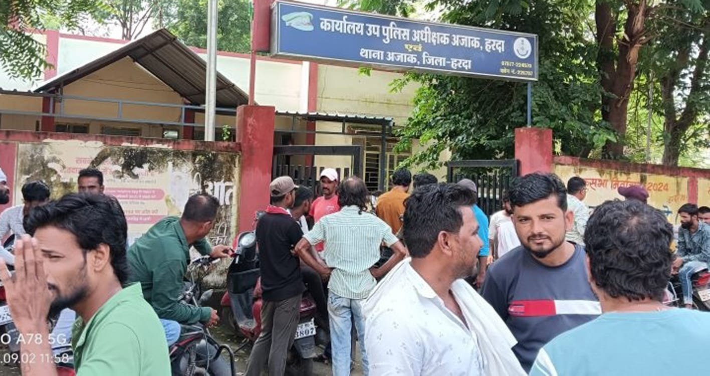 सफाईकर्मी के साथ हुई मारपीट, गिरफ्तारी की मांग
