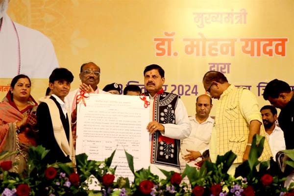 प्रदेश के सभी 89 जनजातीय विकासखंडो में 100 सीटर मैट्रिक छात्रावास बनाए जायेंगे – मुख्यमंत्री डॉ. यादव