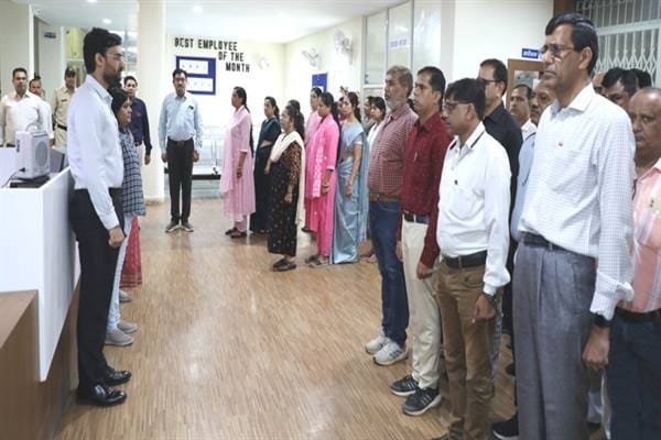 कलेक्‍टोरेट में सामुहिक राष्‍ट्रगॉन,म.प्र.गॉन एवं वन्‍दे मातरम का गायन हुआ