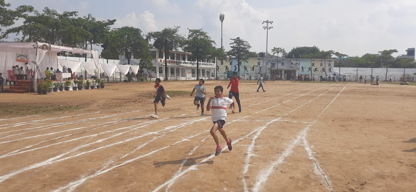 नेहरू स्टेडियम में हुई संभाग स्तरीय एथलेटिक्स प्रतियोगिता