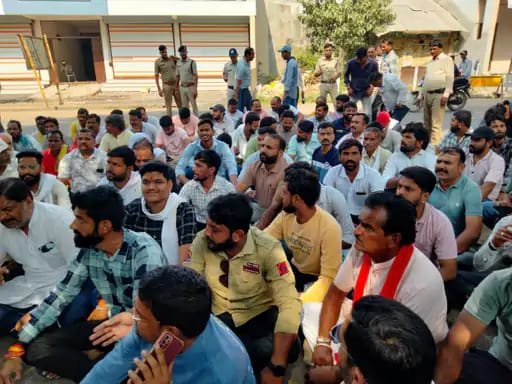 भाजयुमो के जिला महामंत्री पर एफआईआर के विरोध में किया प्रदर्शन