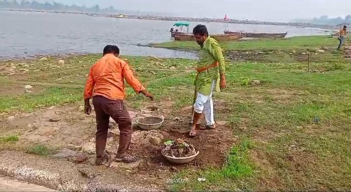 लछोरा नर्मदा पर चलाया स्वच्छता अभियान