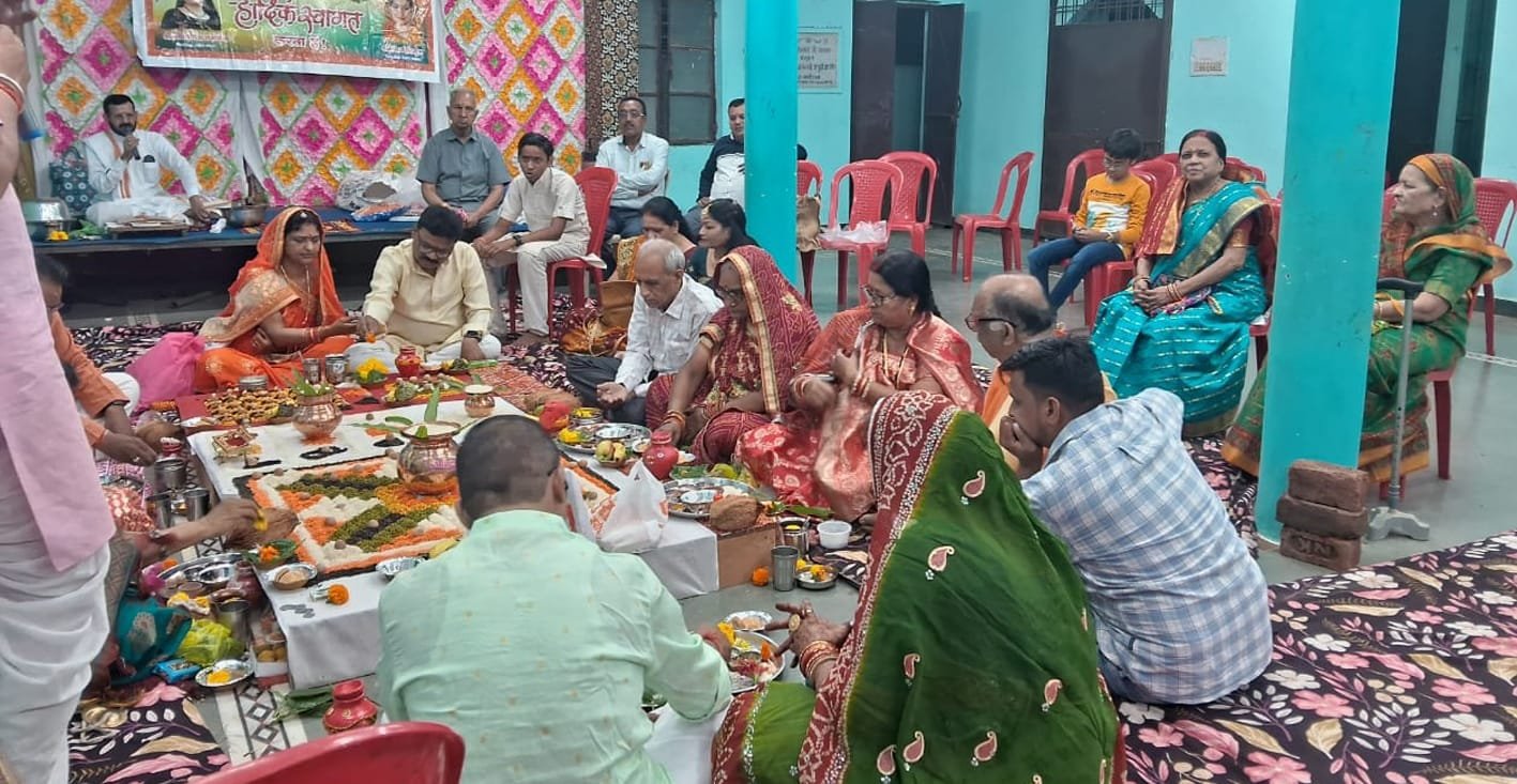 करवा चौथ पर किया सामूहिक उद्यापन