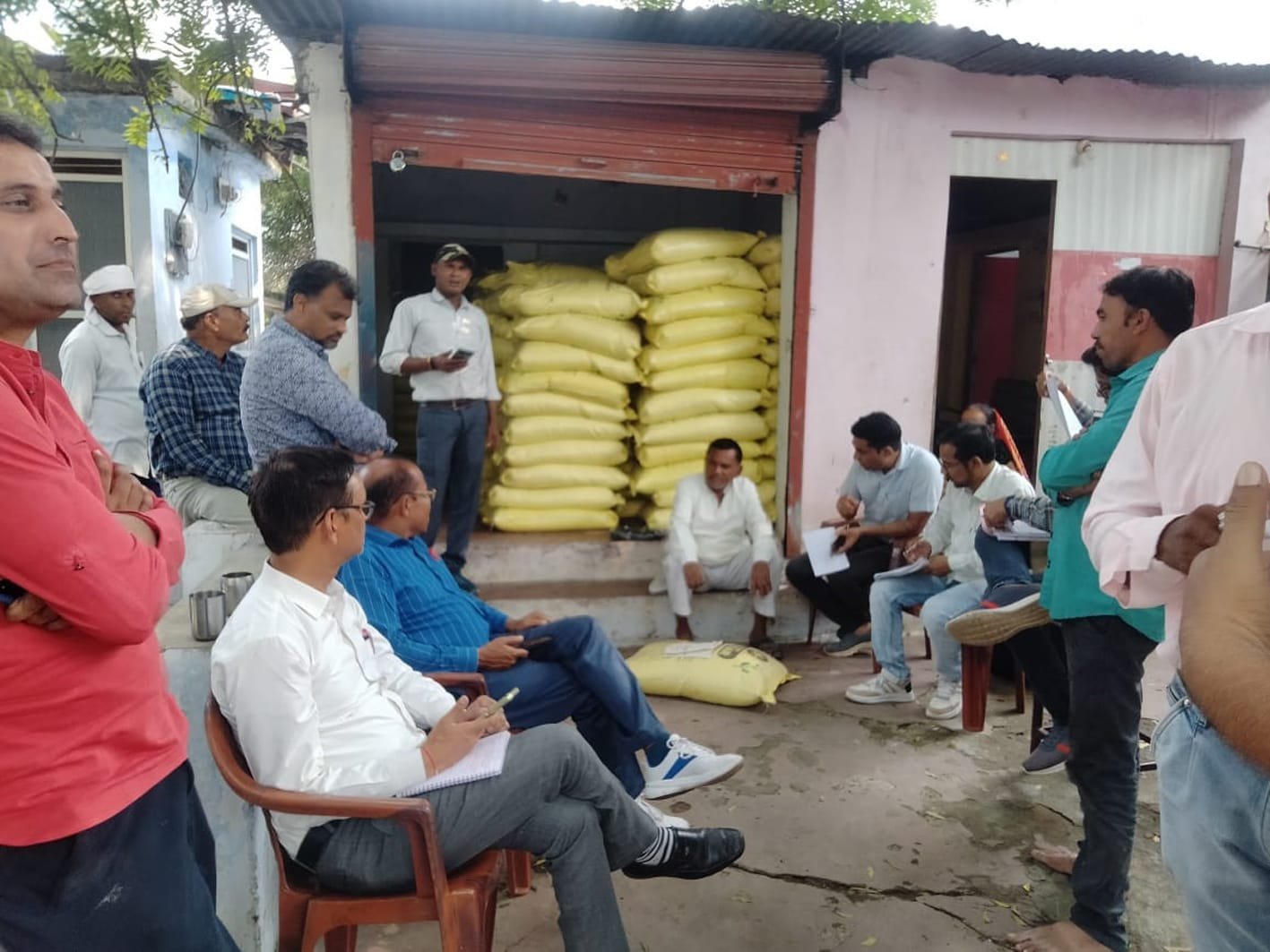 डीएपी खाद के नाम से हो रही नकली खाद की कालाबाजारीजिले के खिरकिया से ३२६ बैग किए जब्त