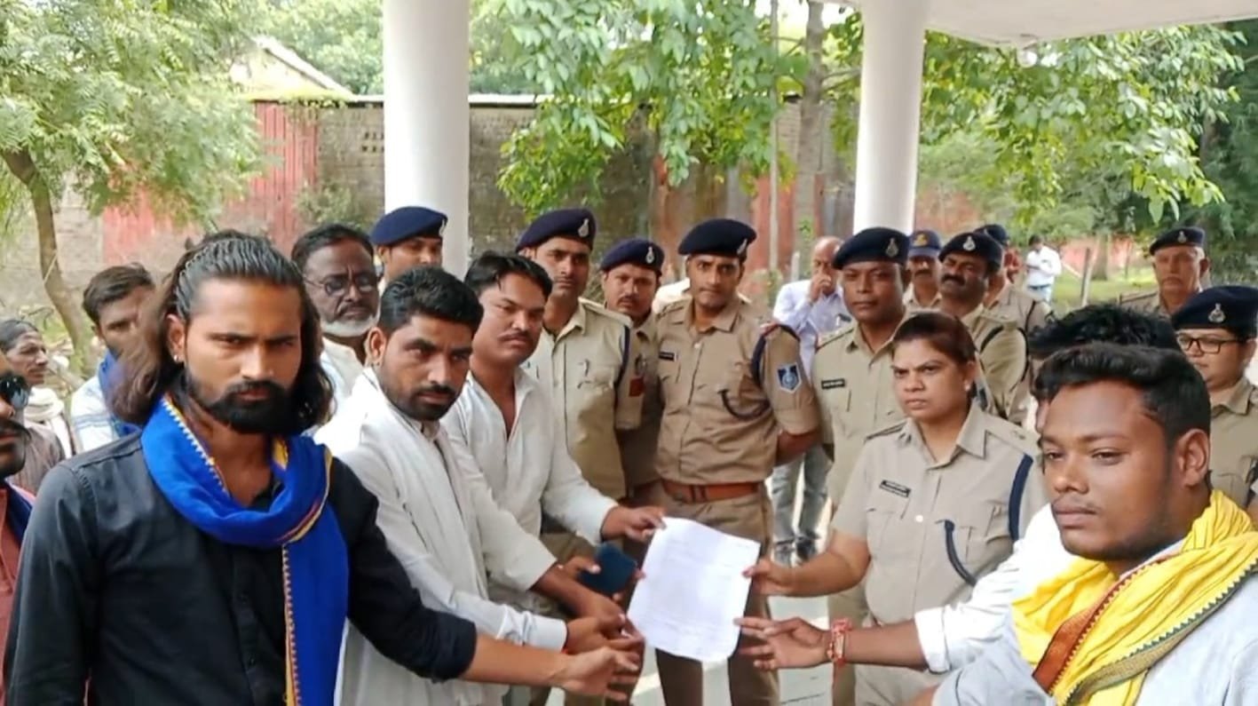 भीम आर्मी और जयस संगठन ने सौंपा ज्ञापन-तीन दिन में आरोपियों पर कार्रवाई नहीं होने पर एसपी कार्यालय का घेराव करने की दी चेतावनी