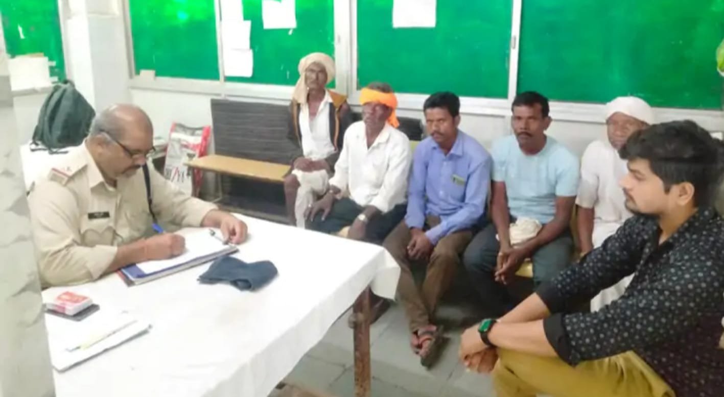 बोरवेल मशीन पर काम कर रहे युवक की गिरने से मौत