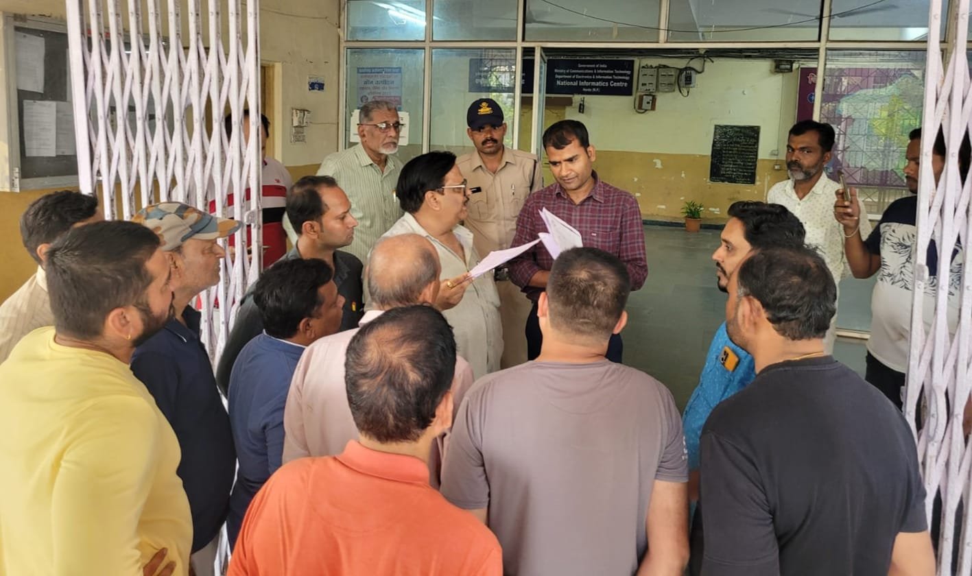 बिल्डिंग मटेरियल सप्लायर एसोसिएशन ने सौंपा ज्ञापन