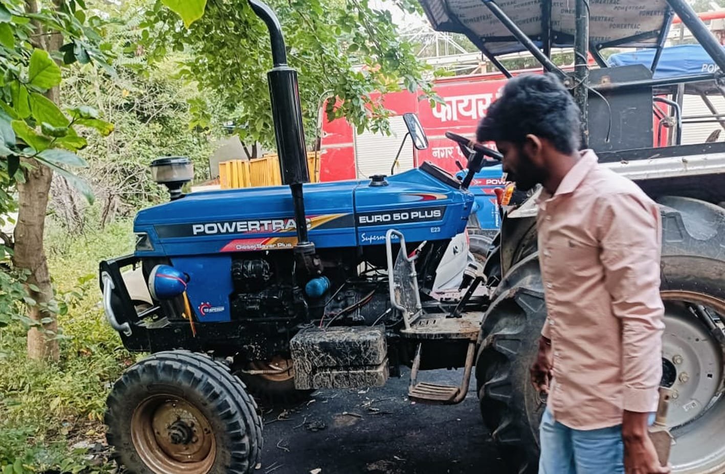 खनिज के अवैध परिवहन में शामिल 2 ट्रैक्टर जब्त
