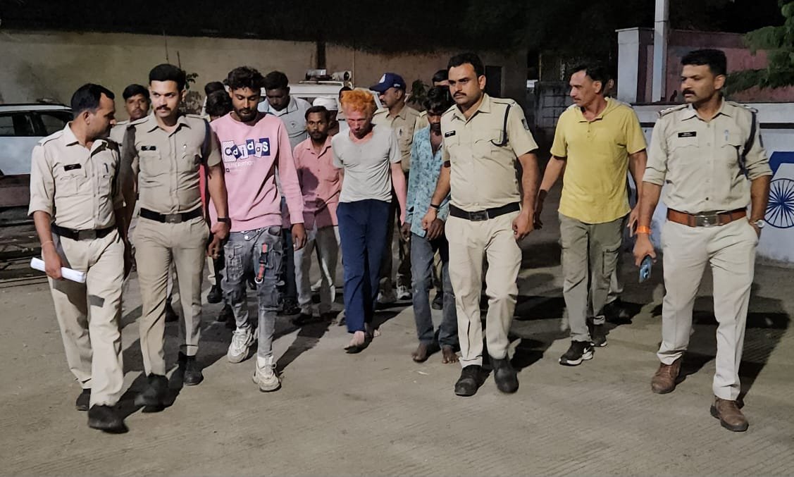 नाबालिक बालिका का सौदा करने वाले गिरफ्तार