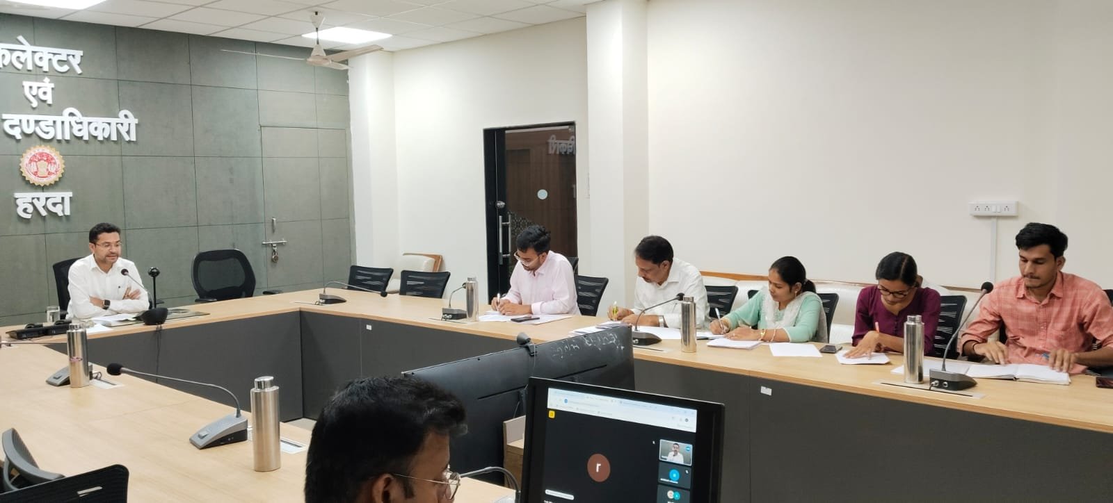कलेक्टर ने दिए निर्देश- जल जीवन मिशन की पेयजल योजनाओं को शीघ्रता से पूर्ण कर