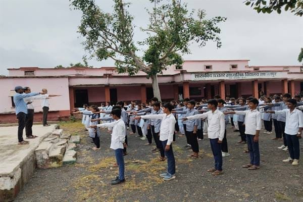 मध्‍य निषेध सप्‍ताह अंतर्गत जिले के स्‍कुलों में शपथ व प्रतियोगिता आयोजित की गई