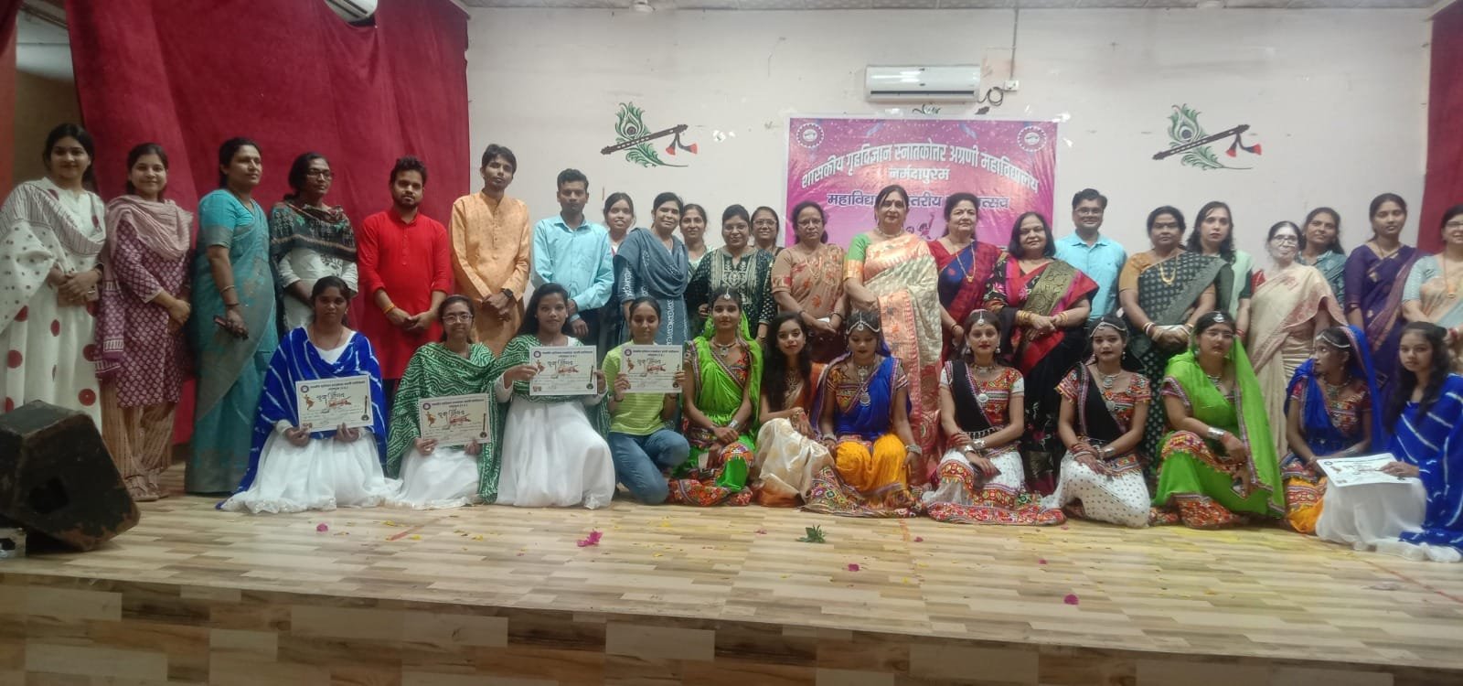 युवा उत्सव के चतुर्थ दिवस प्रतियोगिताओं का आयोजन किया गया