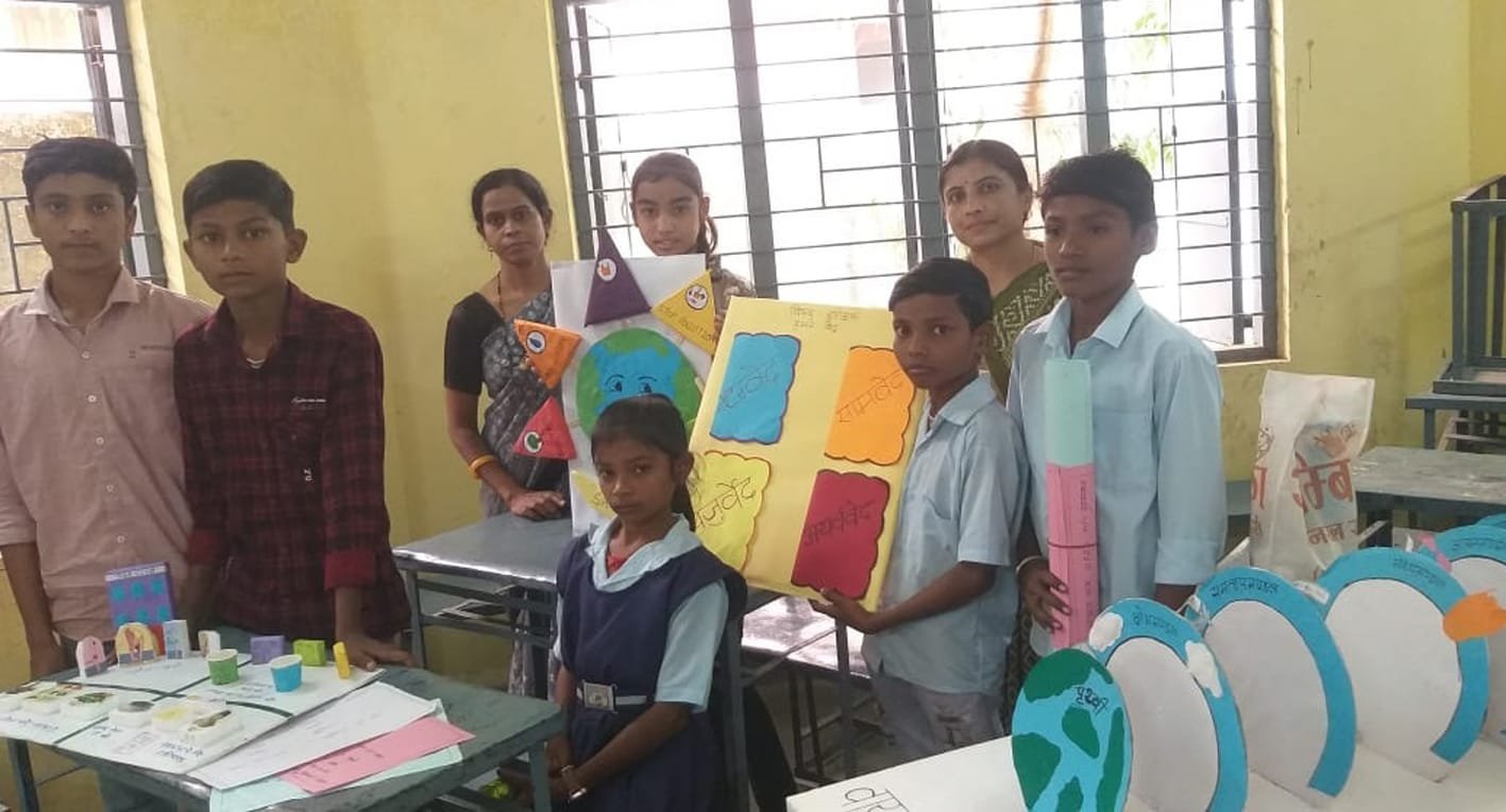 विज्ञान प्रदर्शनी में उत्कृष्ट प्रदर्शन