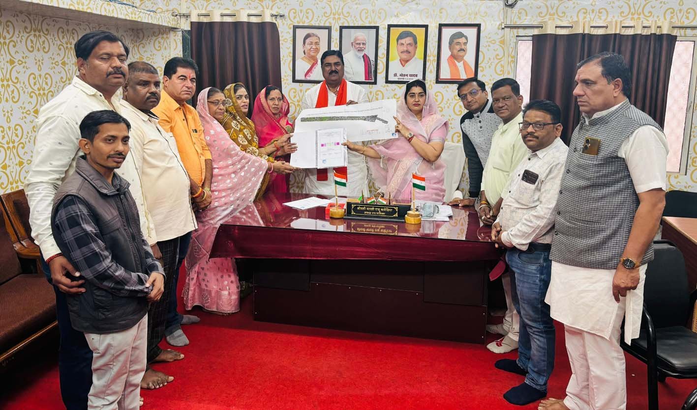 नगर विकास के लिए नपाध्यक्ष ने पूर्व मंत्री को दिए विकास के प्रस्ताव