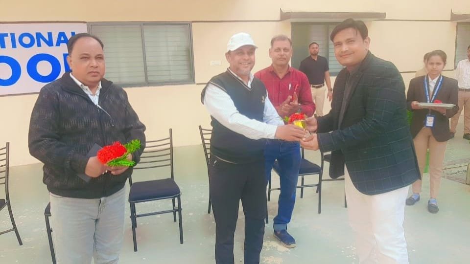 जिला शिक्षा अधिकारी ने किया कन्या छात्रावास व बिकेजी स्कूल का आकस्मिक निरीक्षण