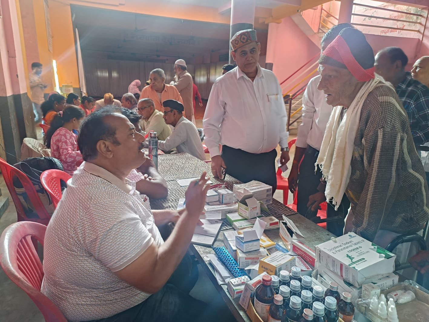 आयुष्मान आरोग्य शिविर हुआ आयोजित, सर्व ब्राह्मण समाज के युवाओं ने बुजुर्गों को किया प्रेरित