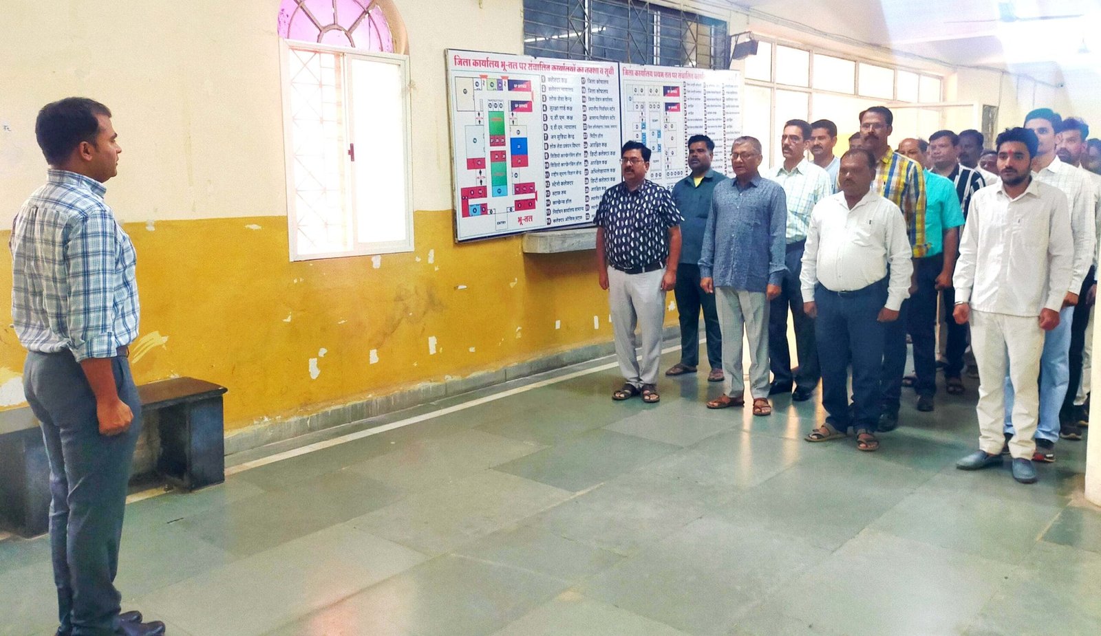 वंदे मातरमÓ गायन के साथ हुई नवंबर माह के पहले कार्य दिवस की शुरुआत