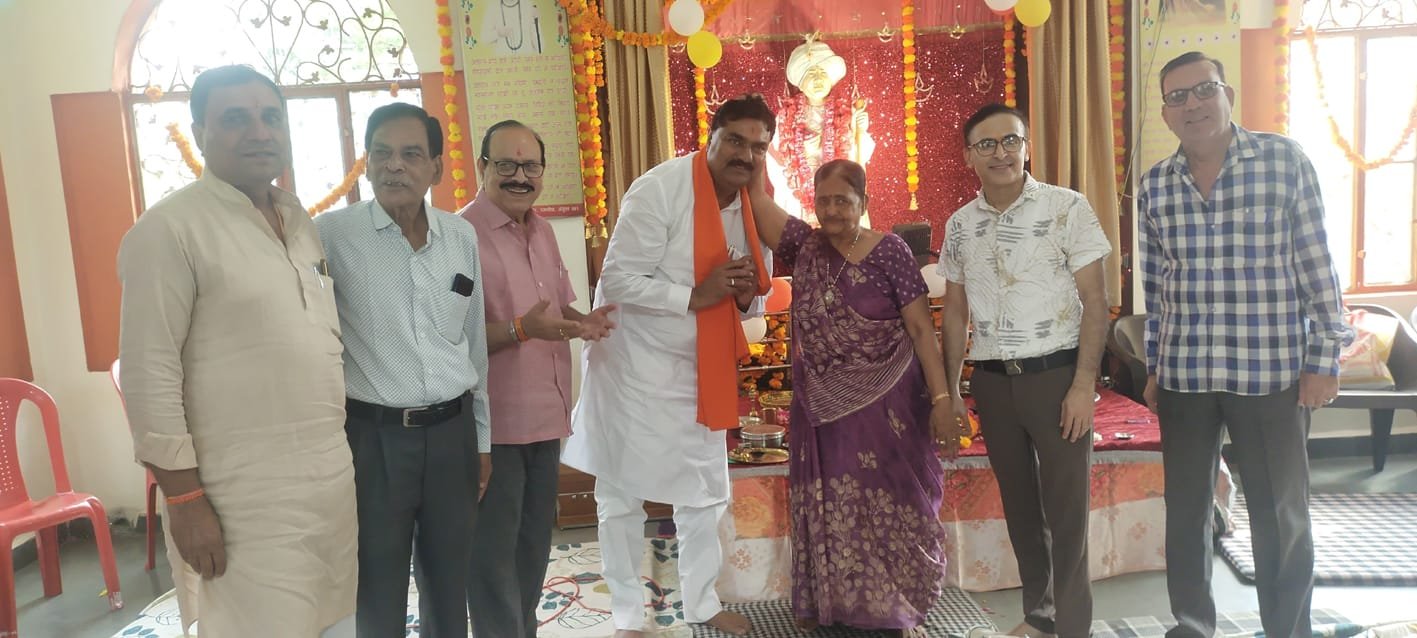 जलाराम जयंती पर महाआरती के साथ हुआ भोजन प्रसादी का आयोजन-पूर्व मंत्री कमल पटेल हुए शामिल