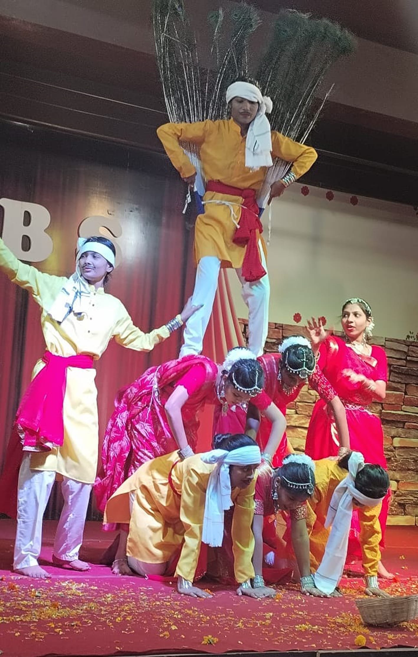 युवा उत्सव में विद्यार्थियों ने दिखाया अपनी प्रतिभा का जलवा