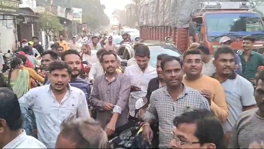 आख़िरकार स्थानीय व्यापारियों व रहवासियों के सब्र का बांध तो टूटना ही था साहब…