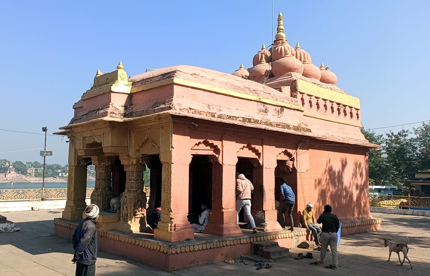रिद्धनाथ मंदिर में चोरी की वारदात