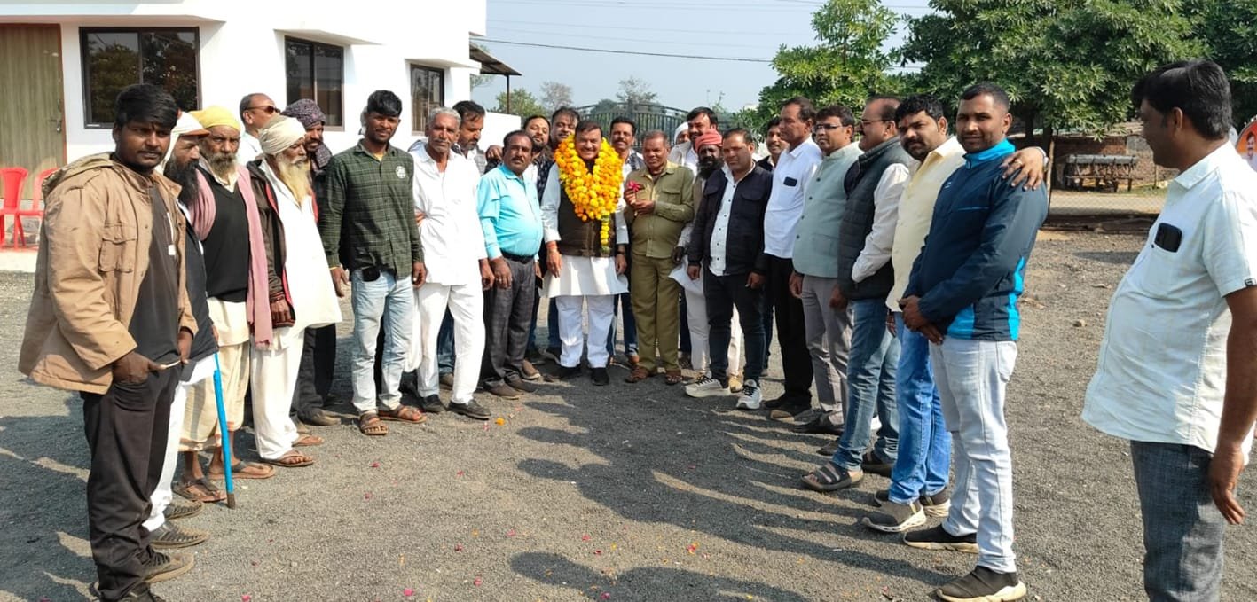 क्षेत्रवासियों ने किया विधायक दोगने का सम्मान
