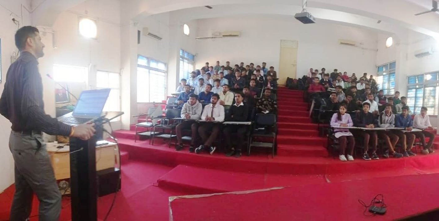 कैम्पस ड्राइव में 84 विद्यार्थियों को ऑफर लेटर प्रदान किए