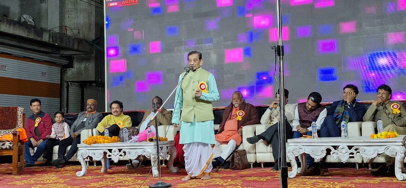 कवियों ने हास्य ठहाकों से खूब गुदगुदाया