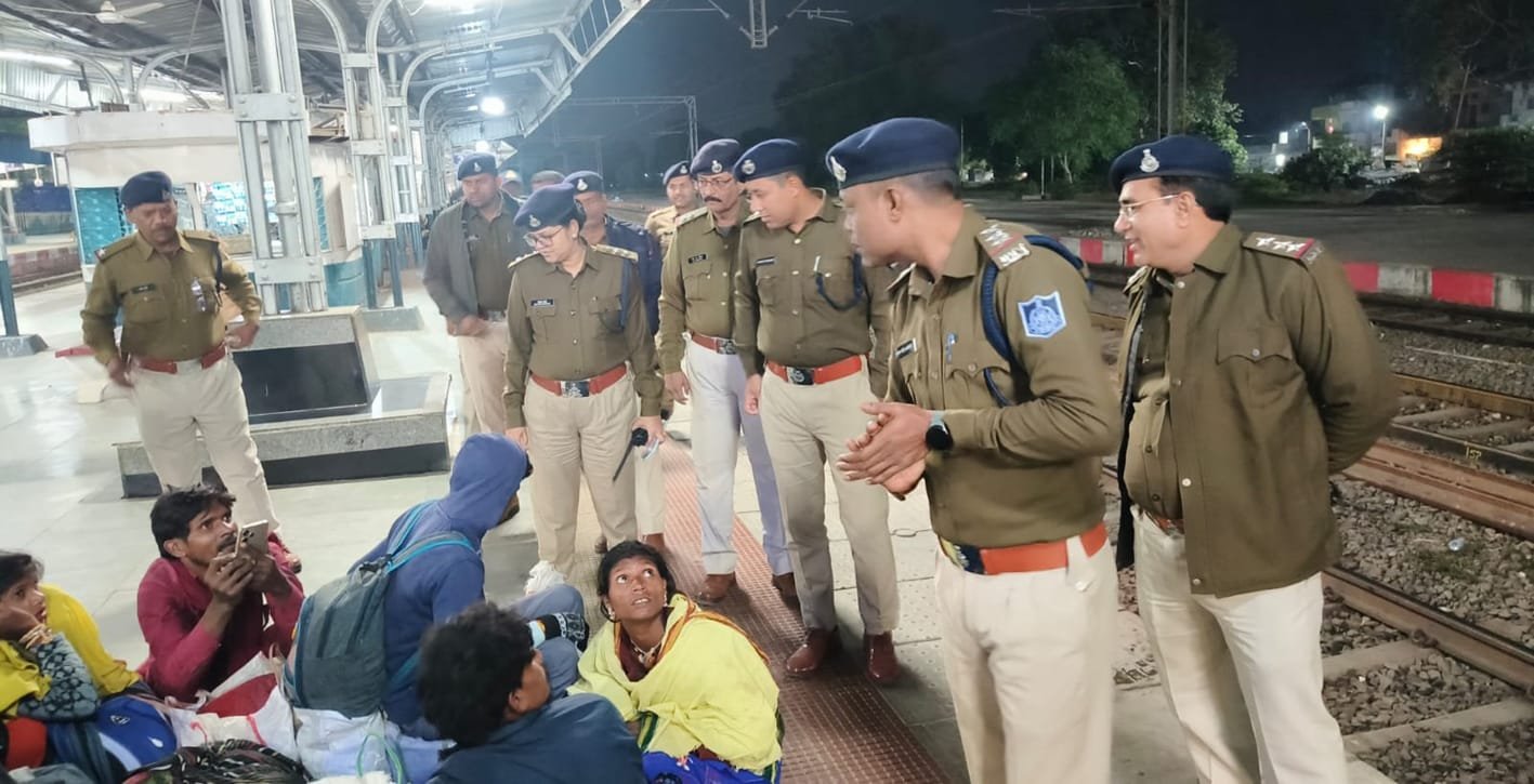 कानून व्यवस्था बनाए रखने पुलिस अधीक्षक का शहर में पैदल मार्च लगातार जारी