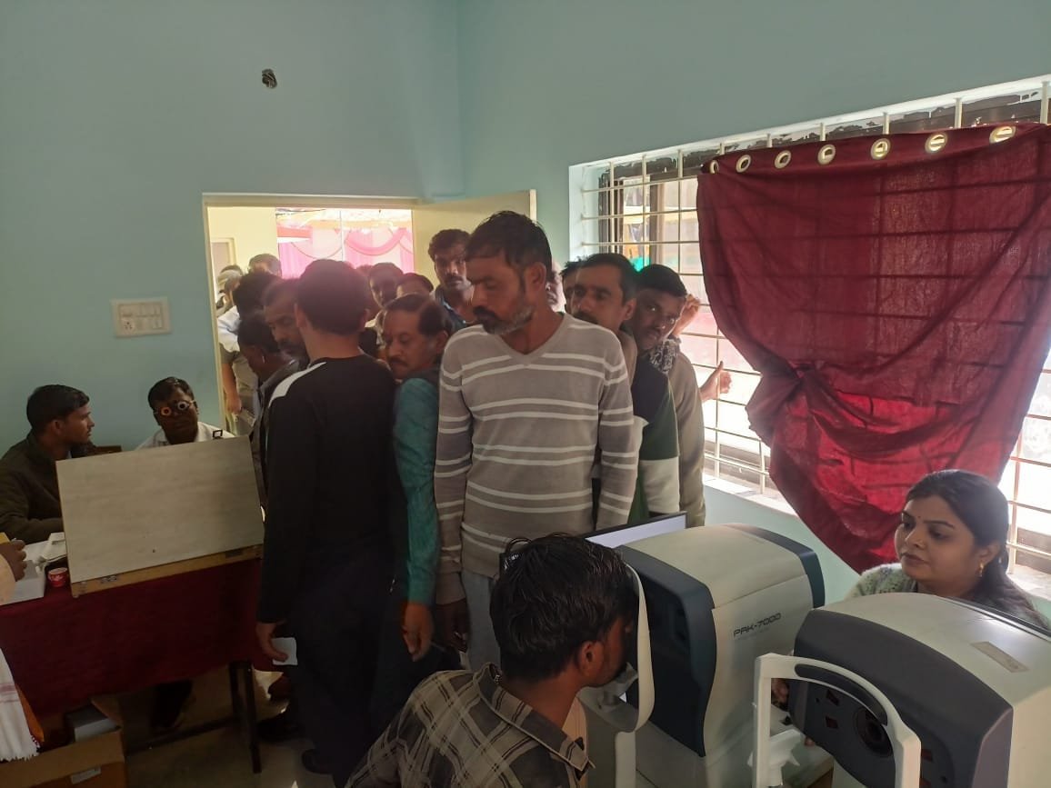 यातायात थाने में लगा नेत्र परिक्षण शिविर