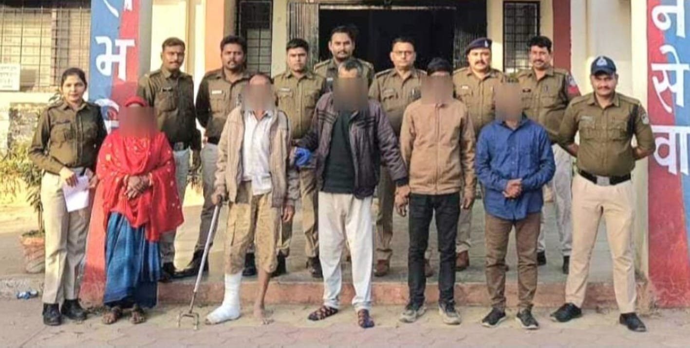 अवैध हथियार का परिवहन करते महिला सहित पांच आरोपी गिरफ्तार