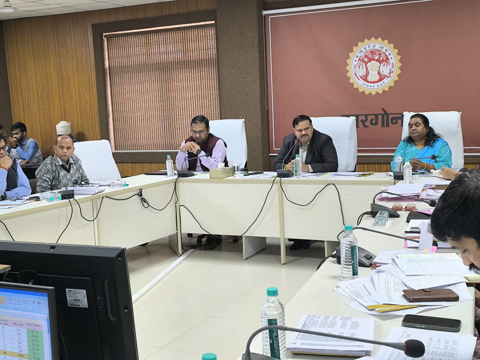 जिला स्तरीय सलाहकार समिति की बैठक हुई