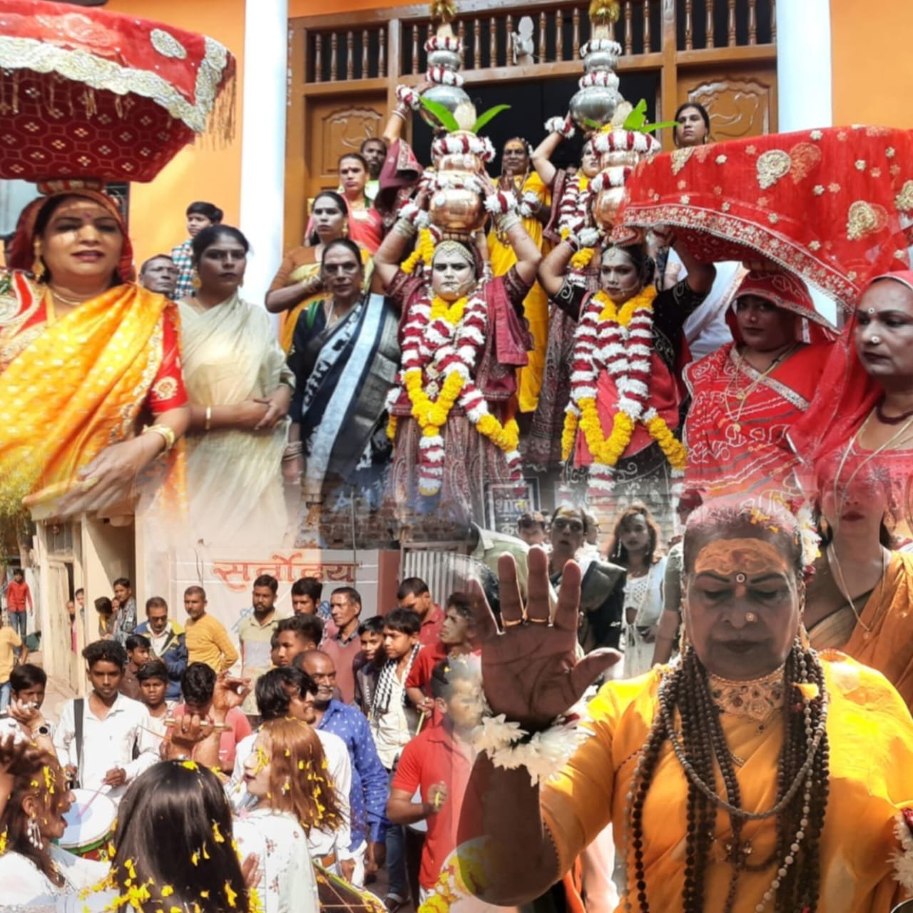 किन्नर समाज ने नगर में निकाली भव्य कलश यात्रा, पदाधिकारी रहे बग्गी और वाहनों पर सवार