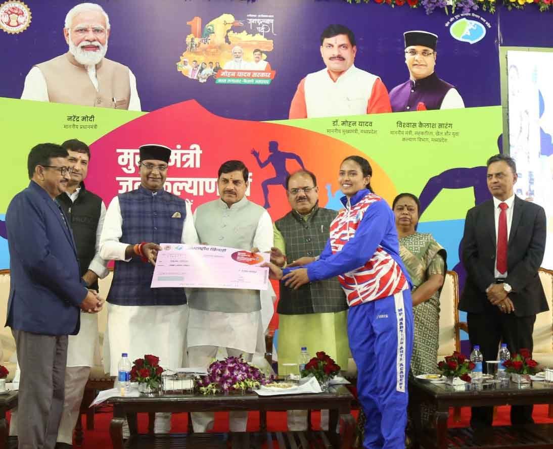 प्रधानमंत्री श्री मोदी से सीखा जा सकता है कठिनाइयों में सर्वोत्तम प्रदर्शन करना : मुख्यमंत्री डॉ. यादव