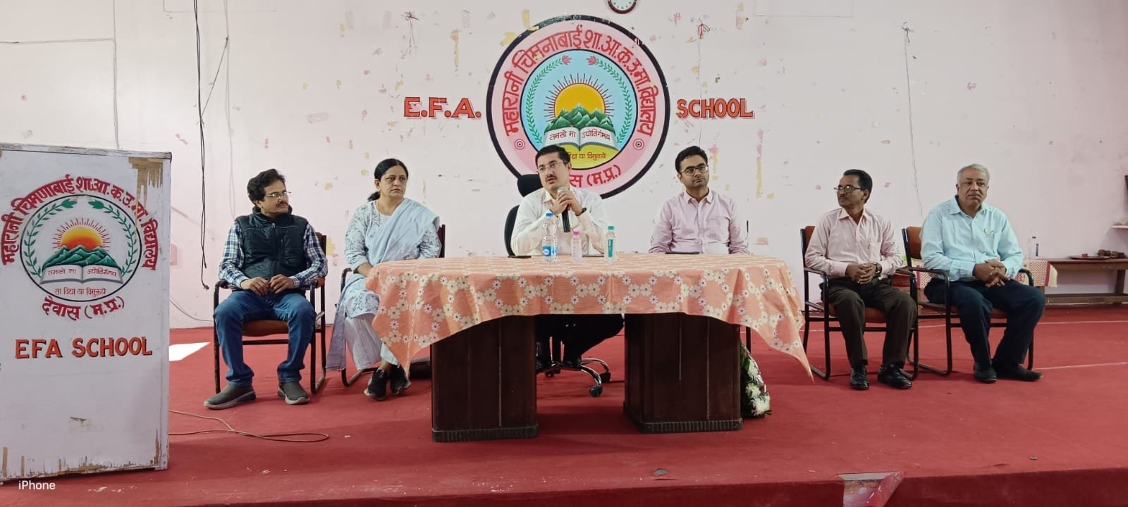 कोडिंग फॉर एवरीवन’’ कार्यक्रम अंतर्गत कलेक्टर श्री गुप्‍ता एवं प्रोग्राम हेड दिल्ली श्री सहगल ने स्‍कूलों में जाकर छात्राओं को किया प्रोत्‍साहित