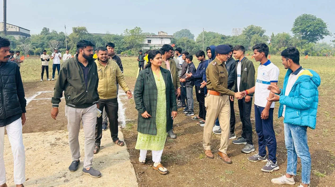 स्वामी विवेकानंद जयंती के उपलक्ष्य में हुई किक्रेट प्रतियोगिता