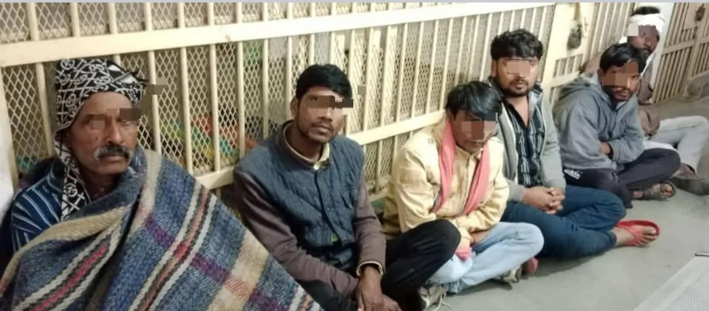 रमजानपुर के जंगल में सट्टा खेलते 6 को पकड़ा, 14 हजार 790 रुपए जब्त