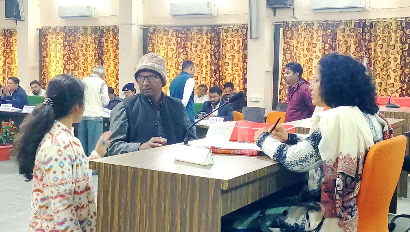 जनसुनवाई में सुनी गईं नागरिकों की समस्याएं