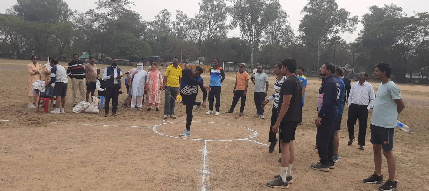 100 मीटर दौड़ एवं लंबी कूद में निरेंद्र सेवारिक रहे प्रथम  