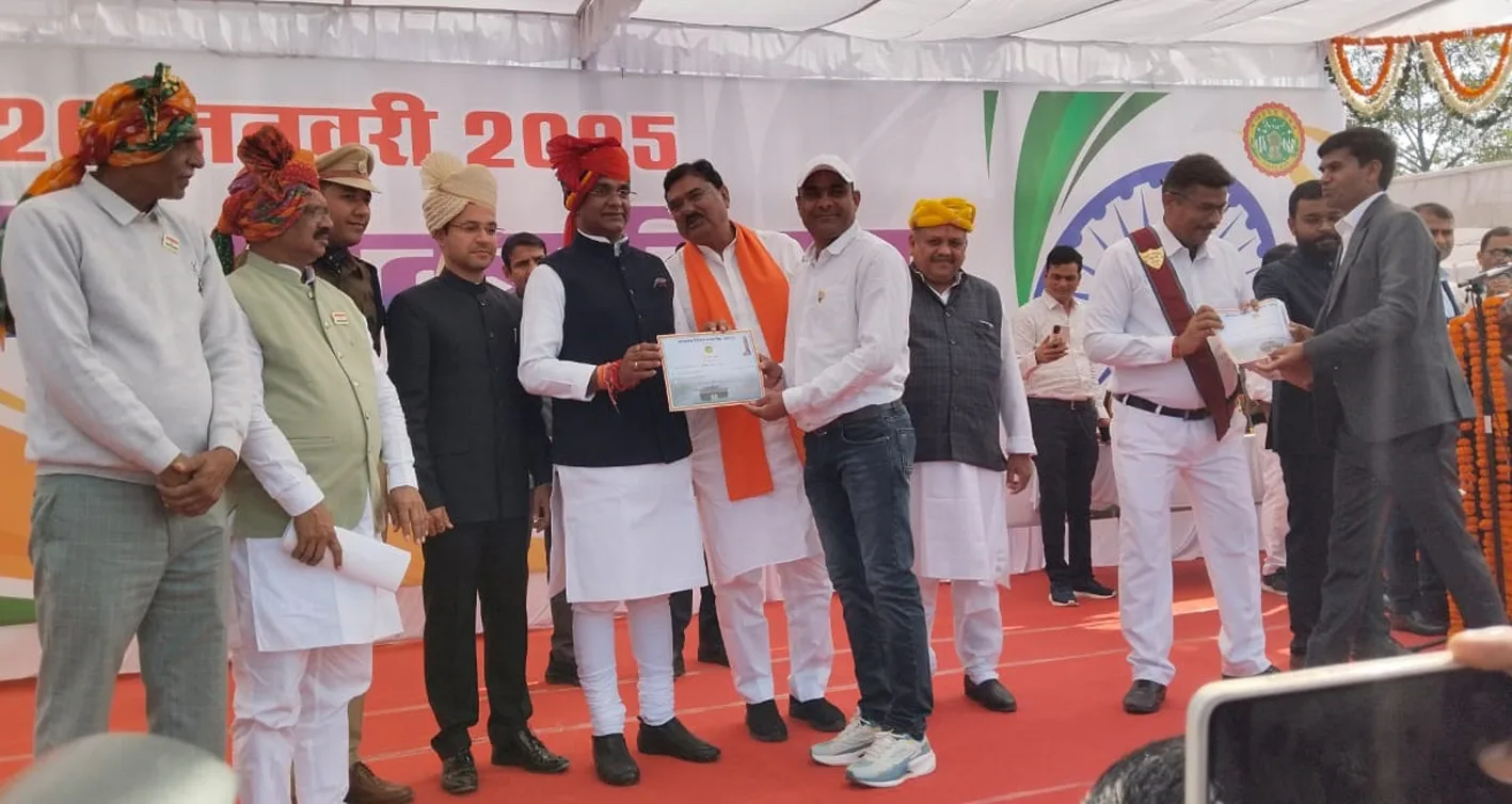 पंचायत सचिव लोकेश जाट हुए सम्मानित  