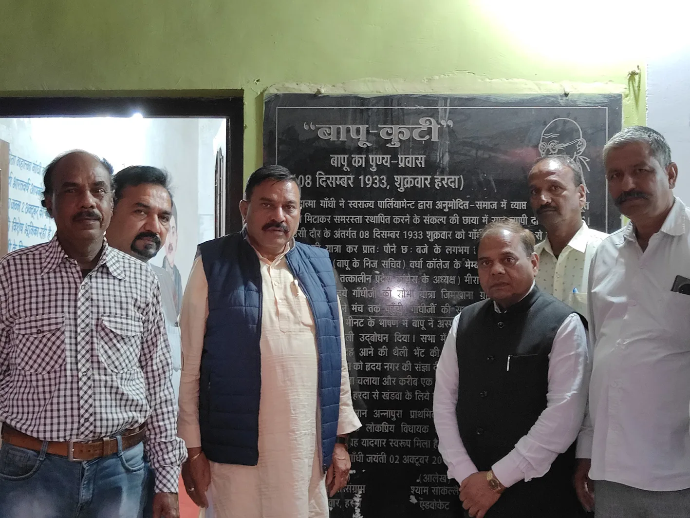 विधायक दोगने ने महात्मा गांधी को दी श्रद्धांजलि