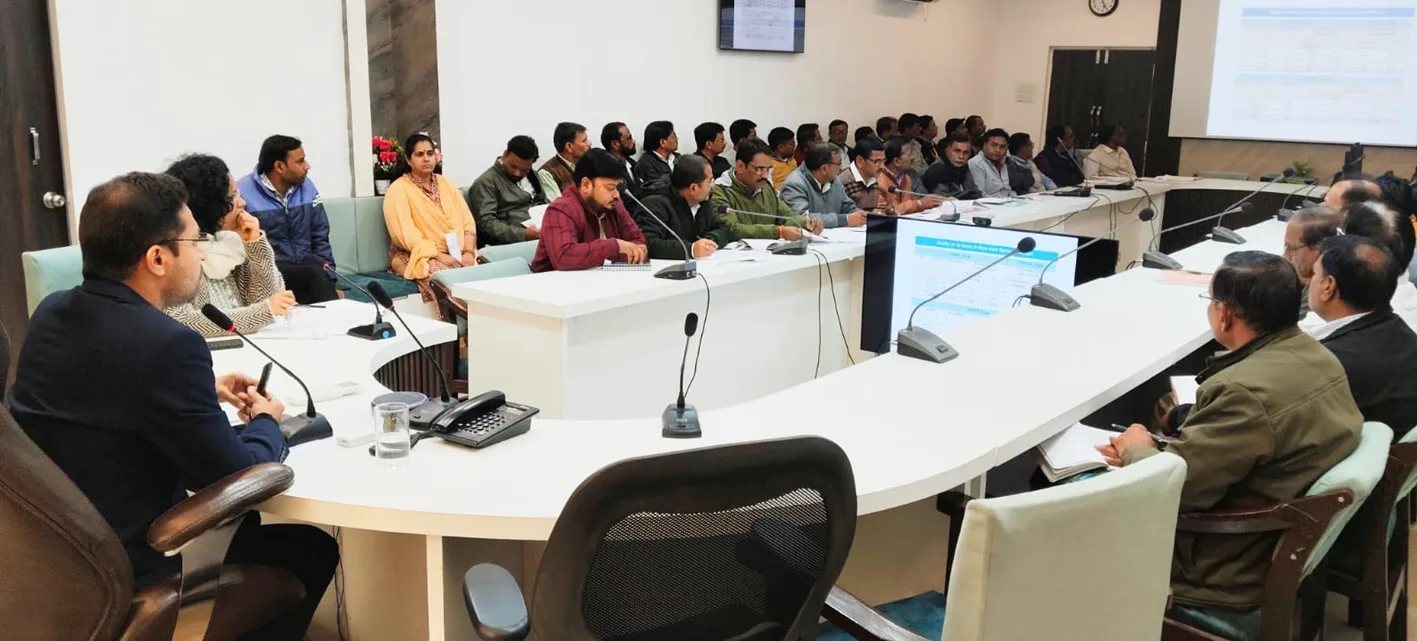 जन शिक्षक और बीआरसी, स्कूलों का नियमित निरीक्षण करें : कलेक्टर  