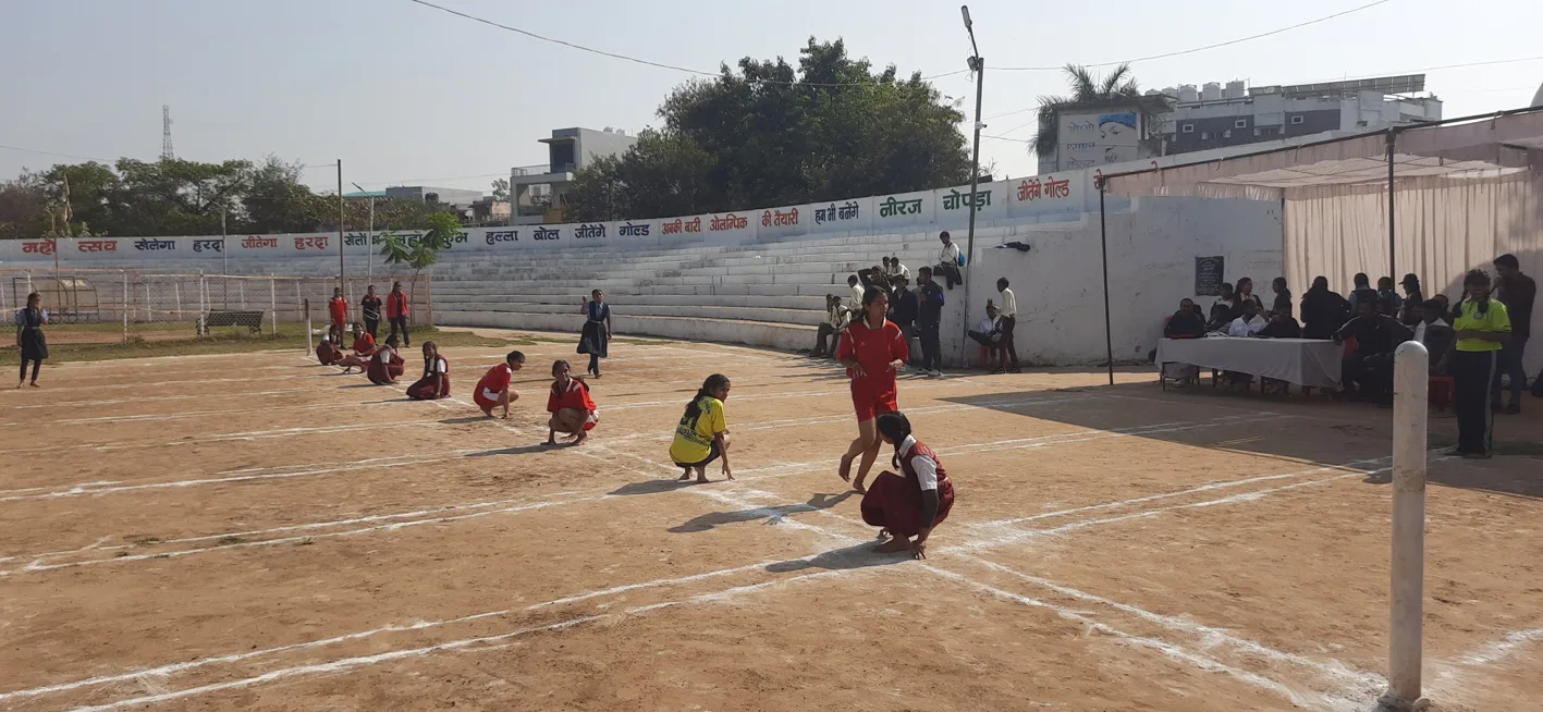 महर्षि ज्ञानपीठ स्कूल की टीम रही प्रथम