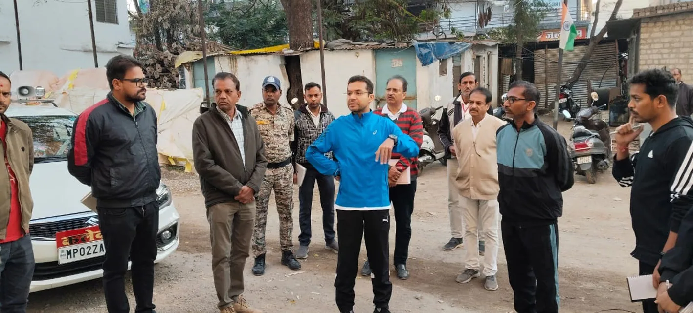 कलेक्टर ने जिला अस्पताल का आकस्मिक निरीक्षण किया