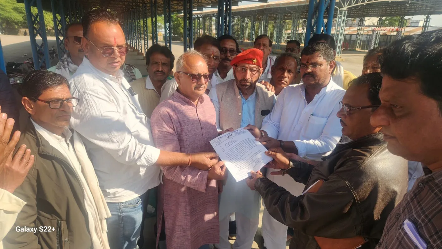 एमएसपी की गारंटी को लेकर किसान कांगे्रस ने किया धरना प्रदर्शन