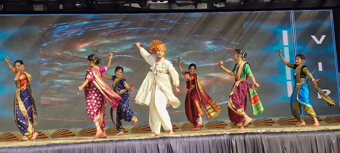 विजन इंटरनेशनल पब्लिक स्कूल ने मनाया वार्षिक उत्सव