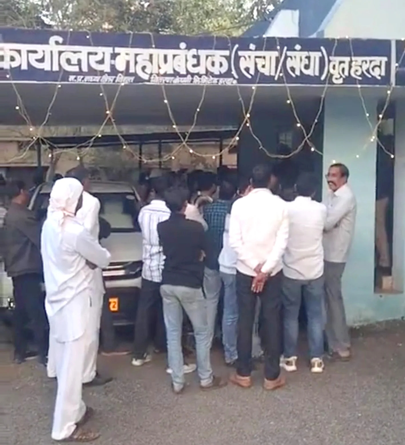 लाईनमेन और किसान के बीच विवाद, दोनों ने दर्ज कराई शिकायत
