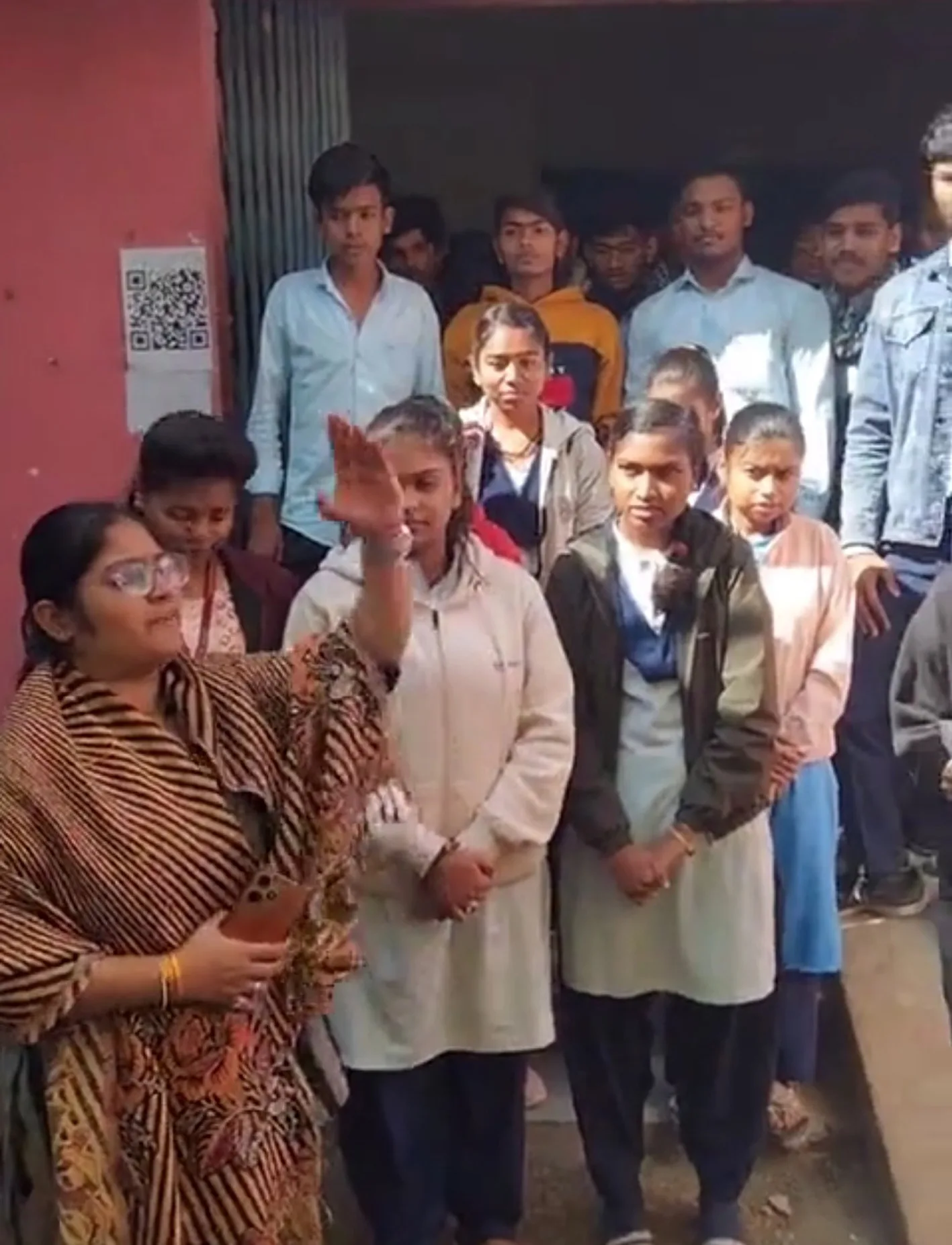 पटाखा ब्लास्ट पीड़ितों को अन्य जगह स्थानांतरित करने की मांग