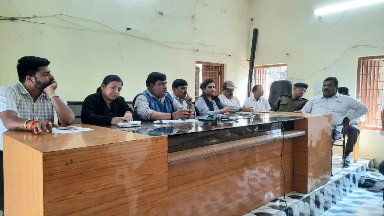 मां नर्मदा जयंती महोत्सव के पूर्व एसडीएम ने की संस्था सदस्यों के साथ बैठक