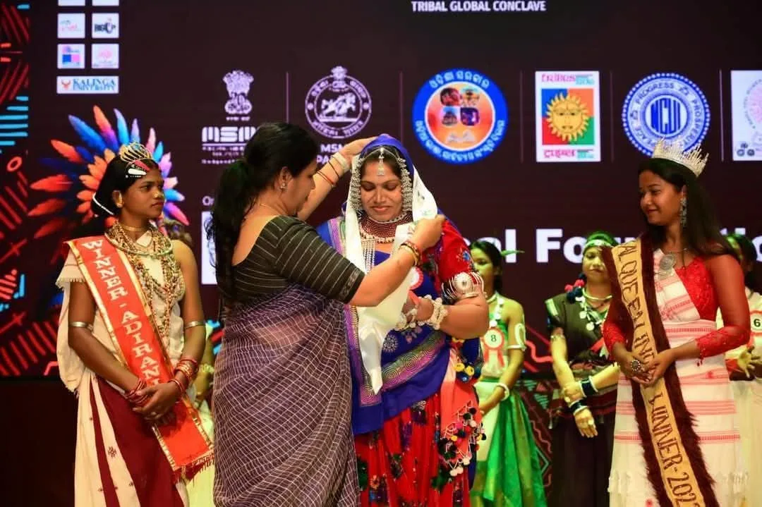 मंत्री श्री चौहान ने ट्राइबल ग्लोबल फेस्ट की प्रतियोगिताओं में विनर बहनों को दी बधाई